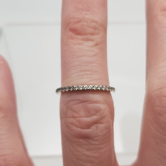 Size 5 925 Sterling Silver Thin Cute Cubic Zirconia Ring - Picture 1 of 7